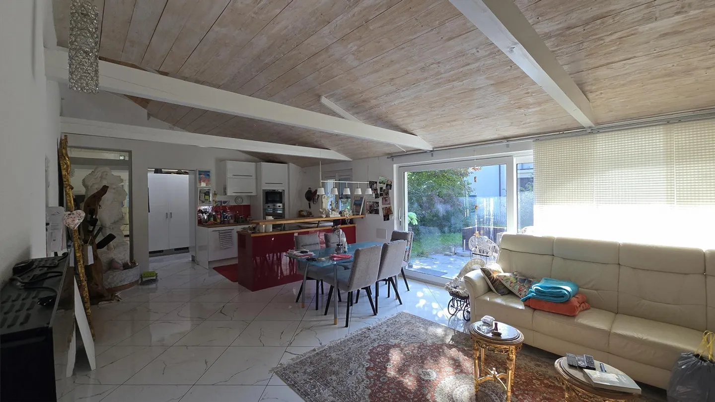 7 Zimmer Einfamilienhaus mit grossem Garten - Foto 3 von 12