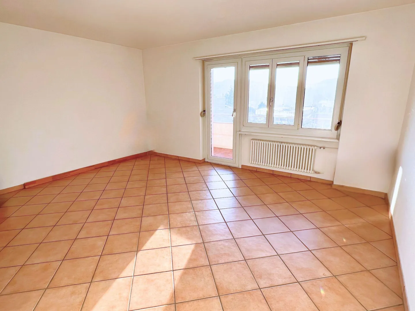 Appartamento luminoso e tranquillo di 3,5 stanze - Foto 2 di 8