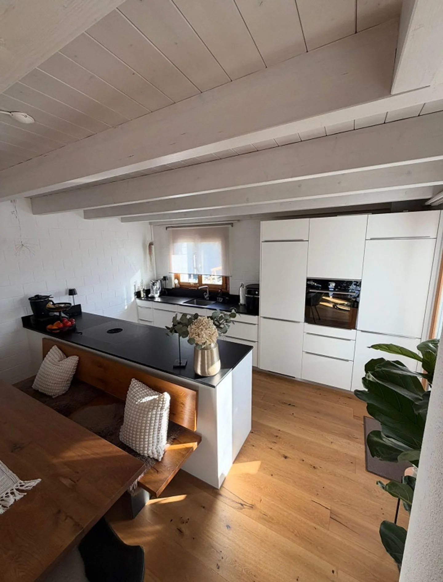 Maison individuelle ensoleillée avec garage souterrain - Photo 3 sur 16