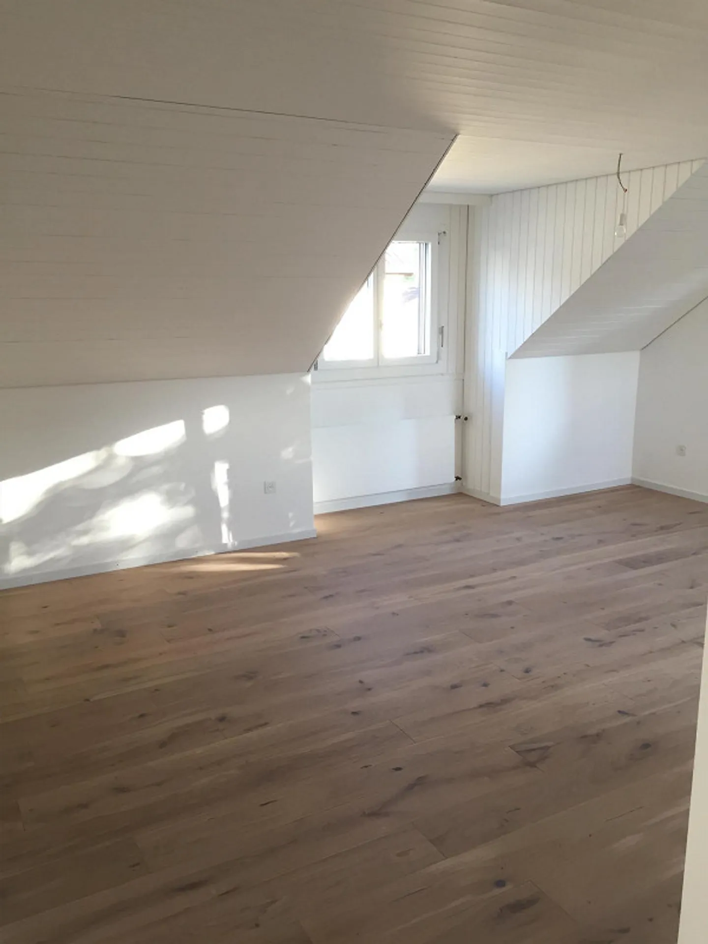 Charmante 4.5 Zimmer Attique - Foto 3 von 11
