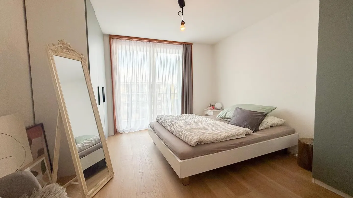 Magnifique appartement de ville 4 1/2 pièces avec 2 balcons et vue dégagée - Photo 4 sur 11