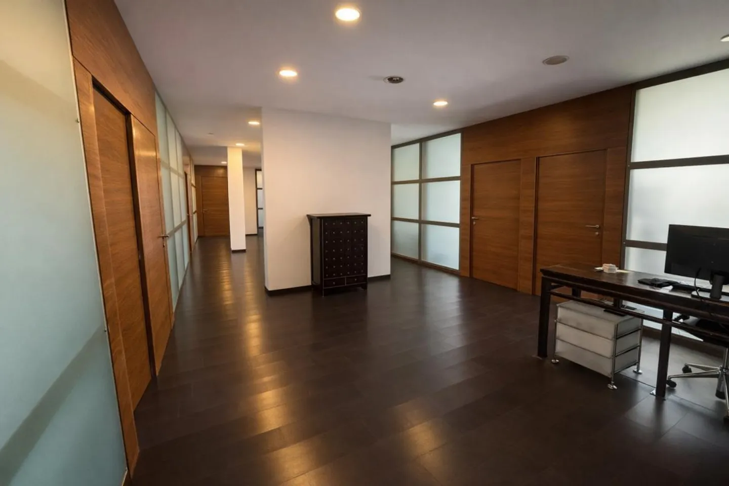 Elegantes Arztpraxis-Büro im Stadtzentrum - Foto 1 von 2