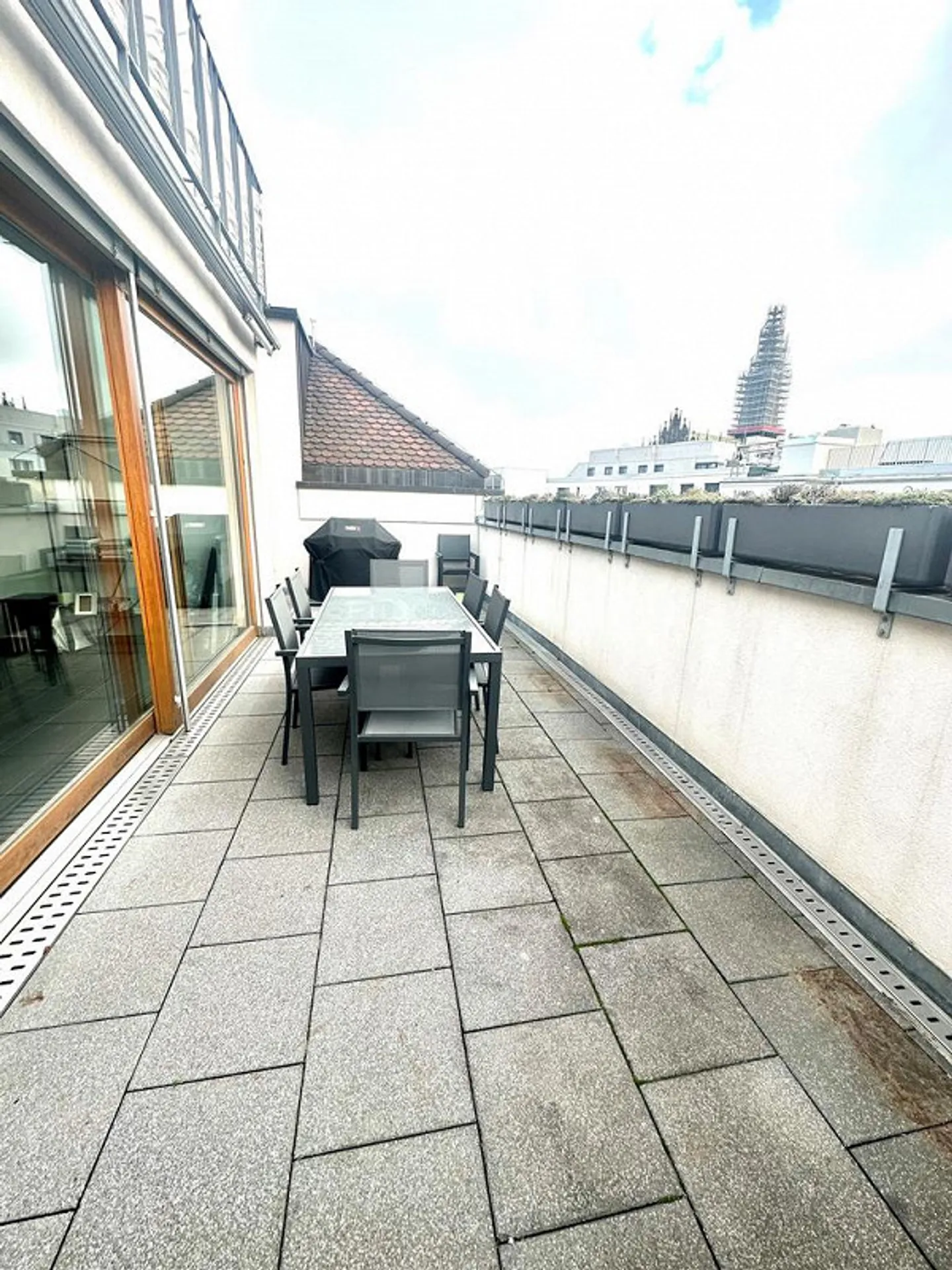 Appartamento duplex attraente di 3 stanze in centro da affittare - Foto 7 di 11