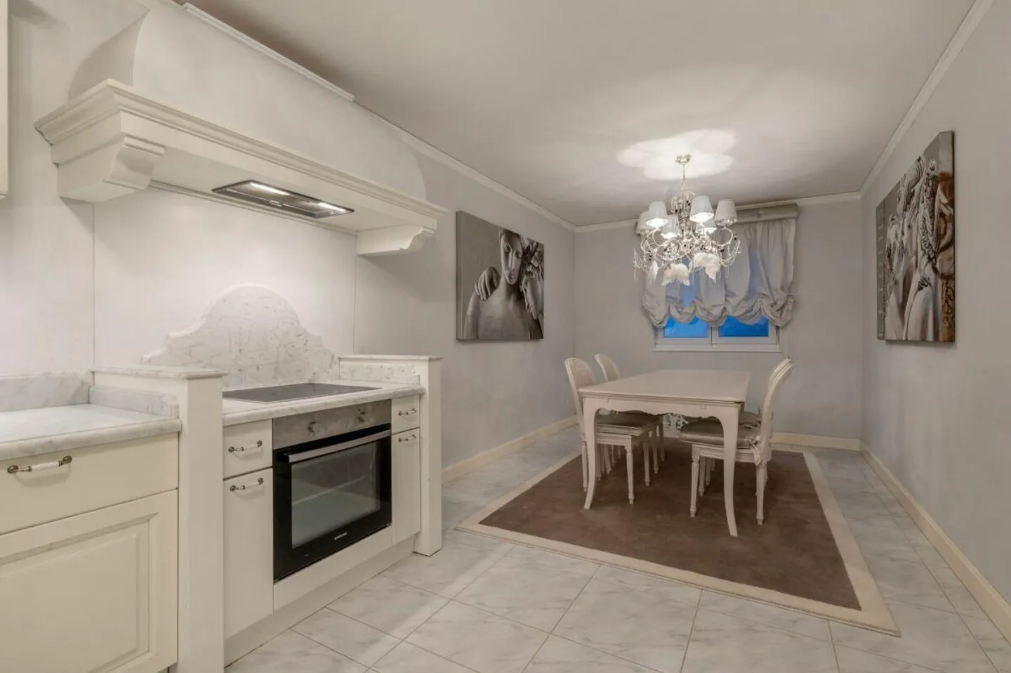 Elegant Country House with Generous Additional Spaces - Photo 16 of 17