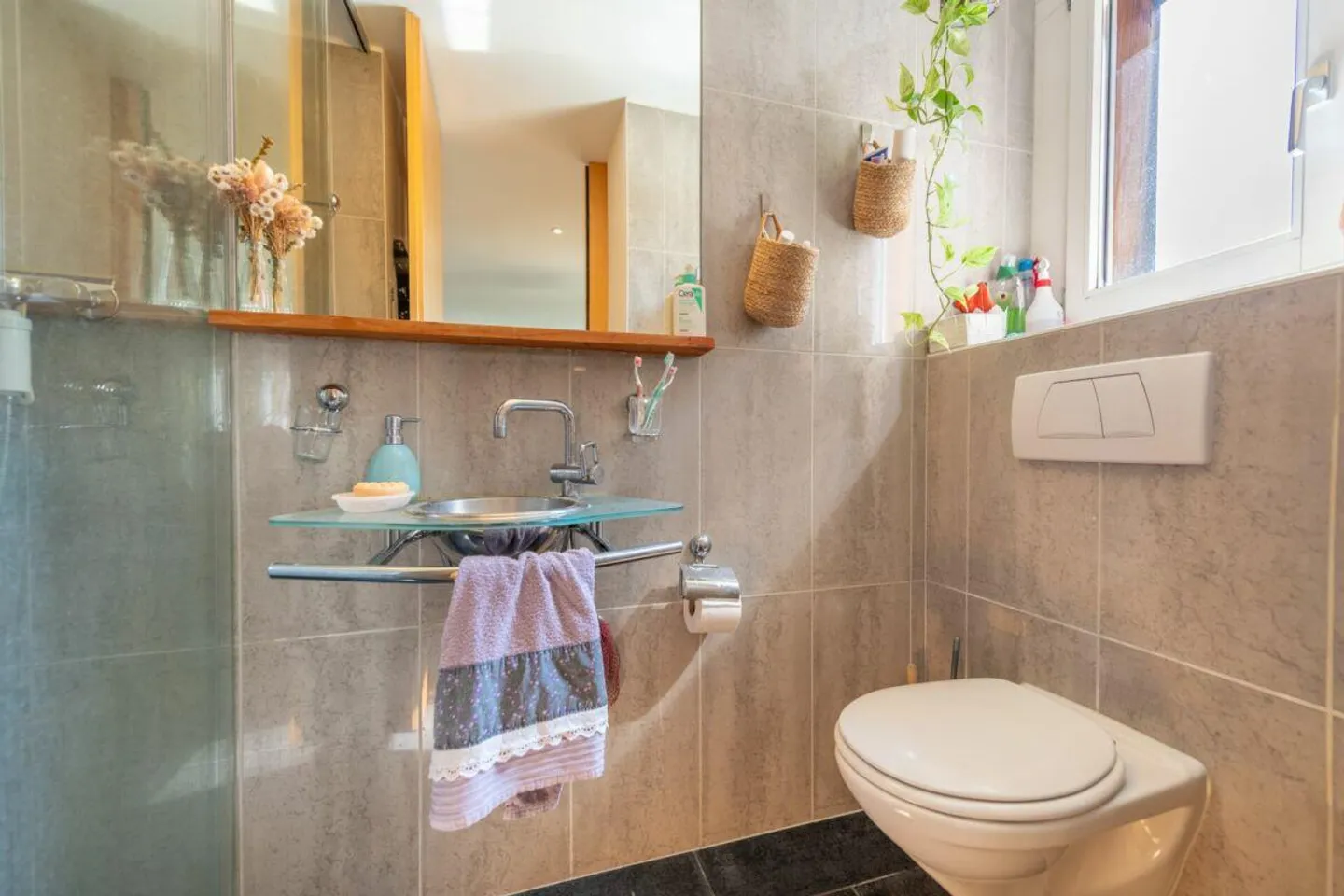 Idylle pure : Maison de rêve spacieuse avec vue et architecture particulière - Photo 5 sur 25