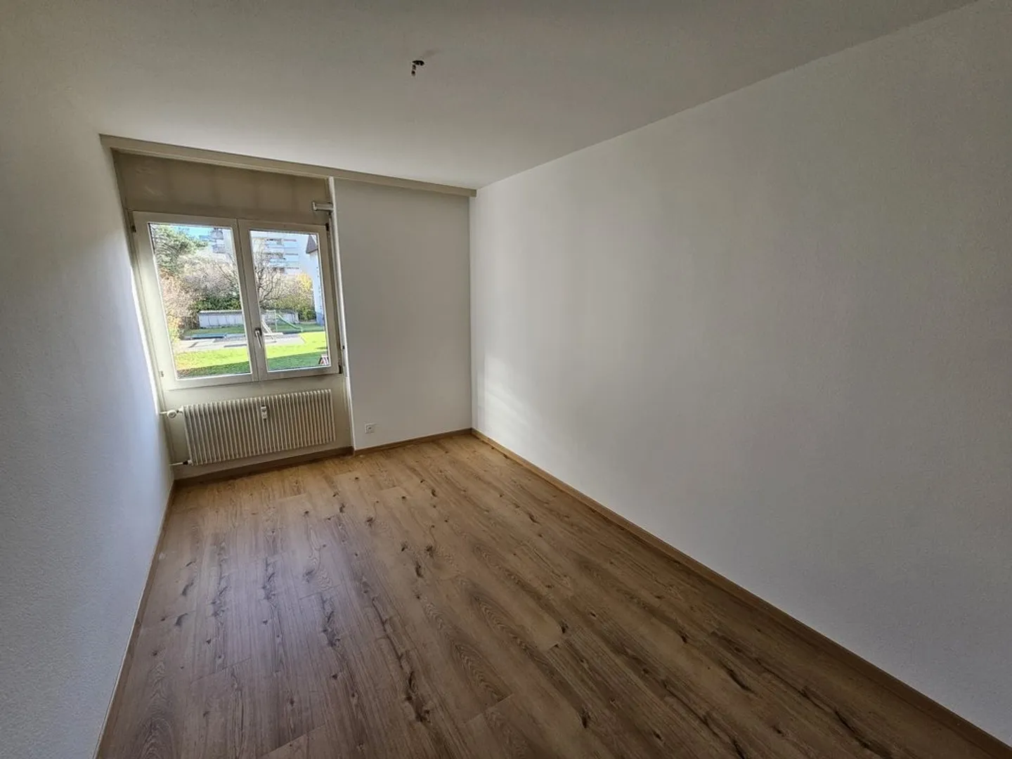 Affittiamo un luminoso appartamento ristrutturato di 4,5 locali a Rüfenacht - Foto 6 di 9