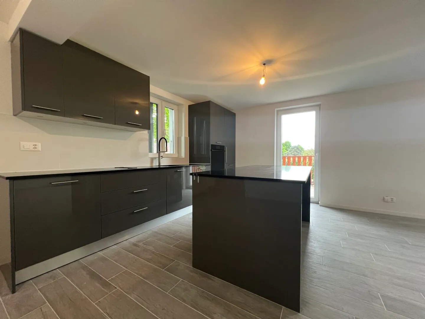 Appartements Rénovés Charmants - Photo 2 sur 13