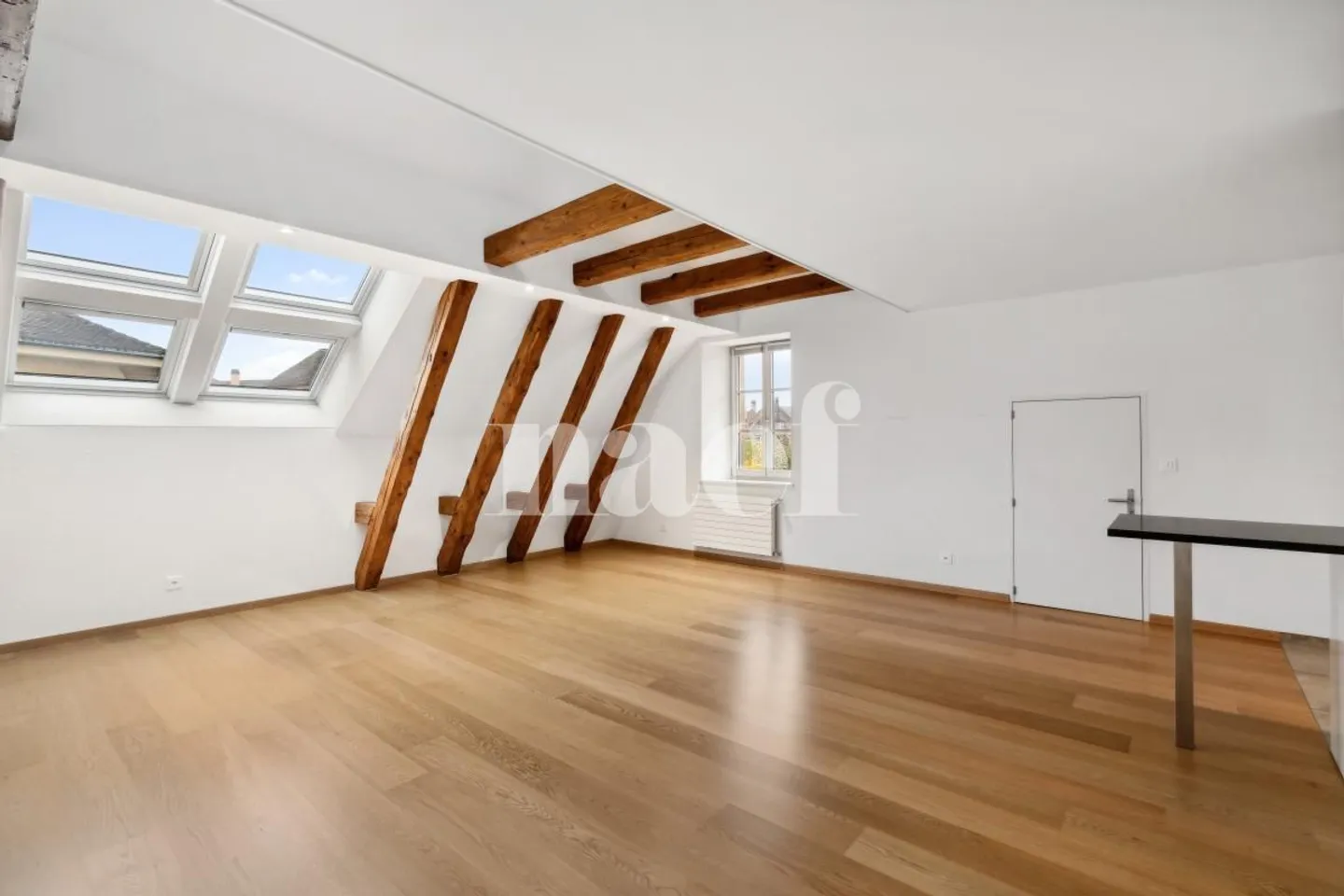 Duplex in the Heart of the Village of Colombier - Photo 2 of 7