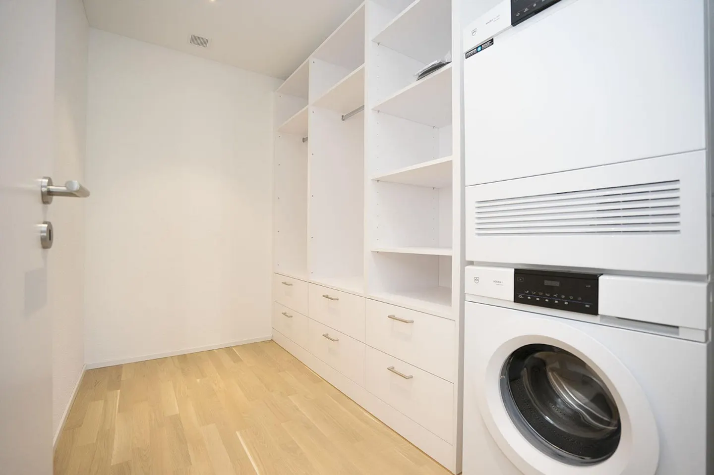 Le design rencontre le confort - avec dressing! - Photo 5 sur 10