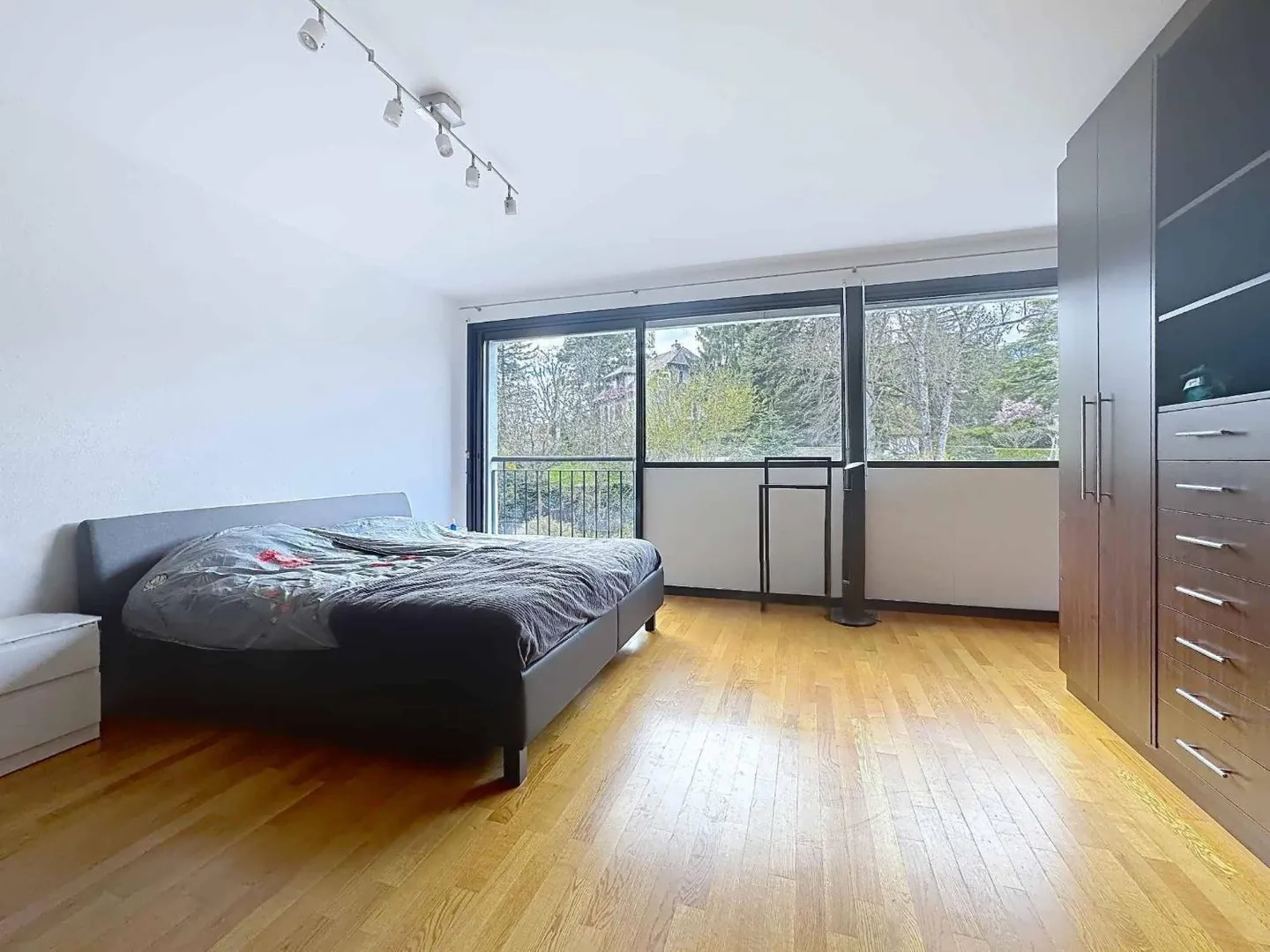 Exklusiv: Triplex-Wohnung mit Terrasse und Garten - Foto 7 von 13