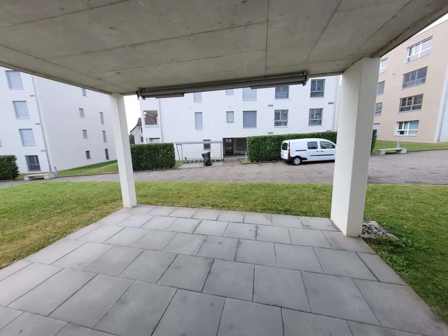 Appartement spacieux avec coin salon dans le jardin - Photo 9 sur 9