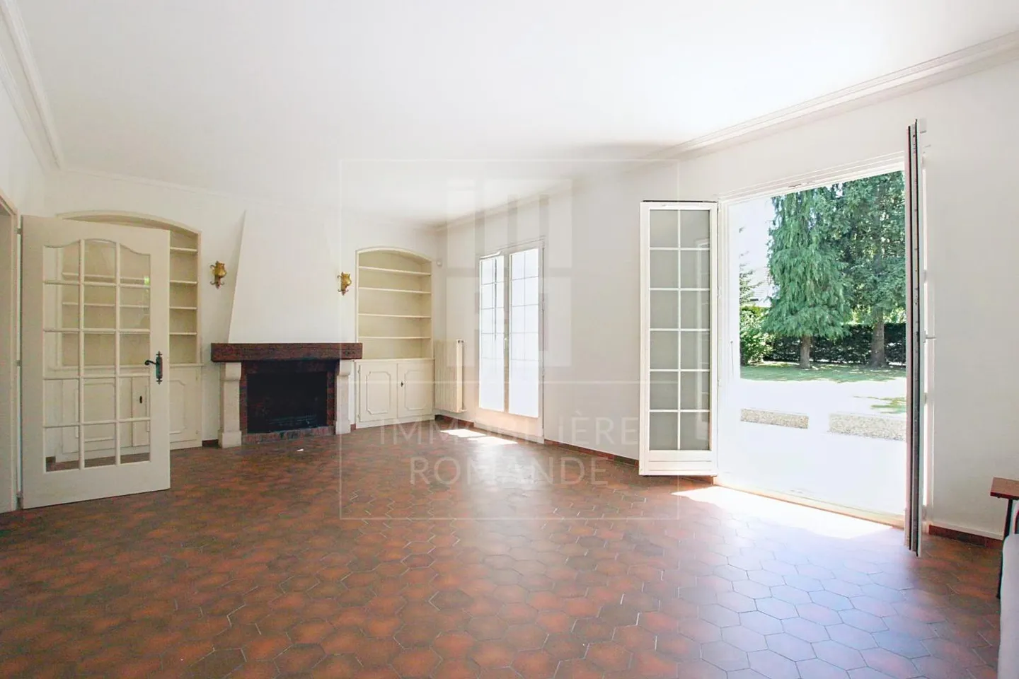 8-room House - Photo 6 of 13