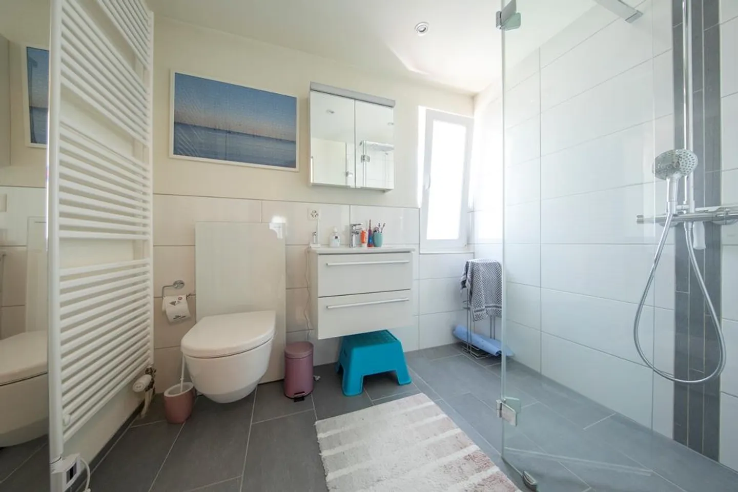 Living like in a single-family home - Photo 7 of 12