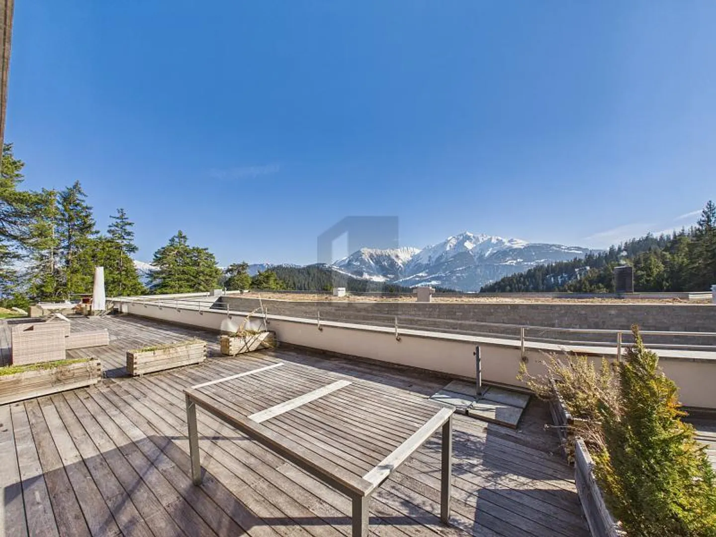 HIGH-QUALITY REFUGE WITH PANORAMIC VIEW - Photo 2 of 6