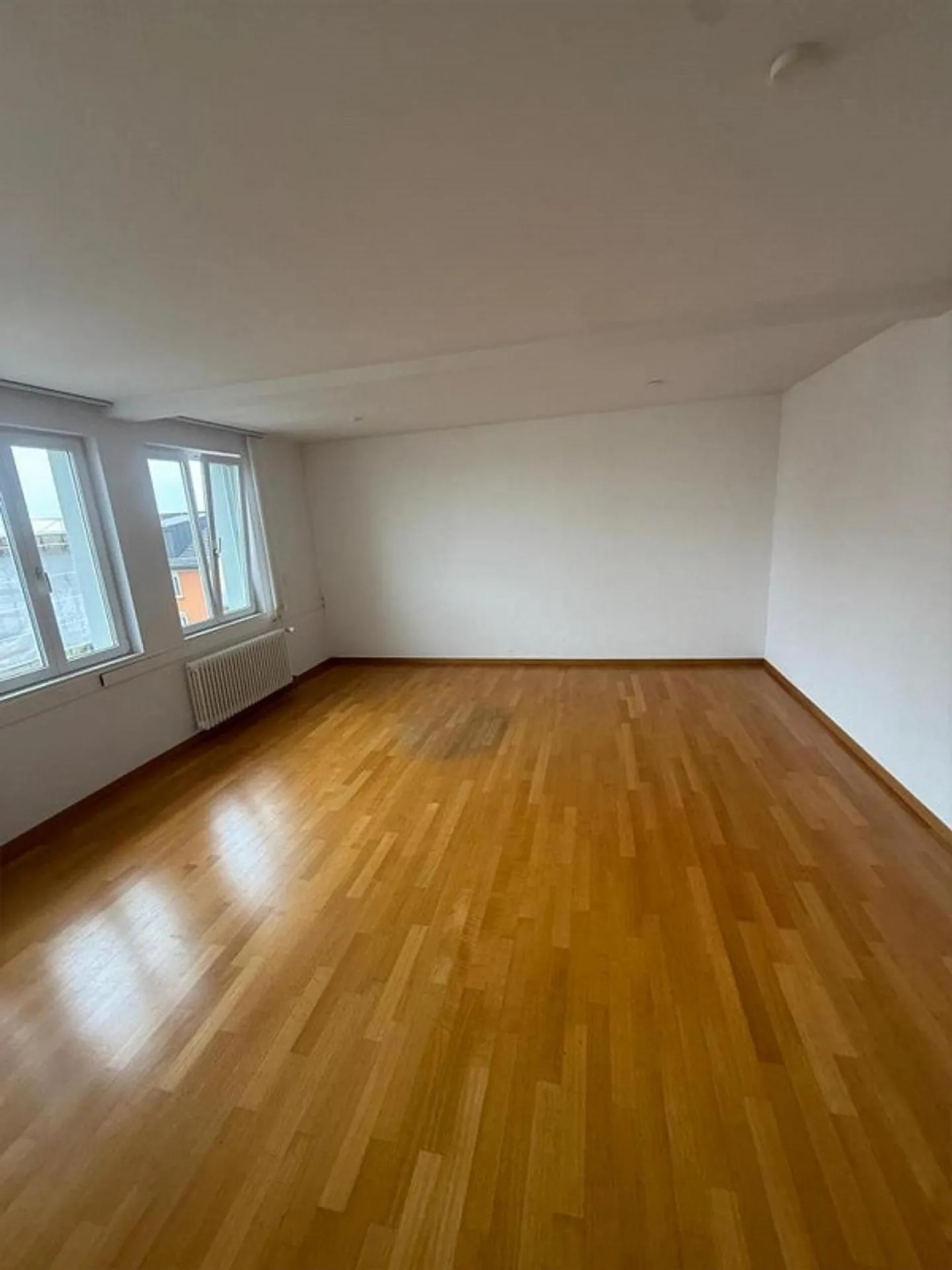 Espace de bureau attrayant disponible à la location immédiate - Photo 3 sur 11