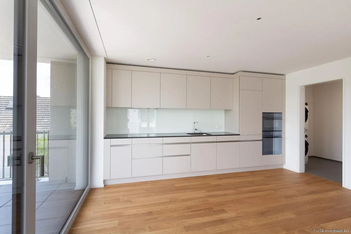 Appartement neuf 2.5 pièces, prêt à emménager immédiatement, idéal aussi comme investissement - Photo 2 sur 12