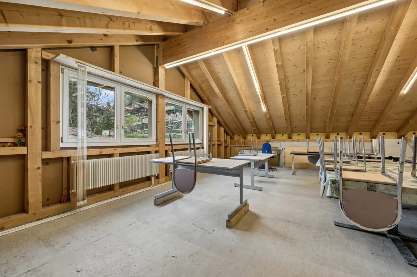Vielseitige Gewerbeliegenschaft in Wengen - Foto 2 von 14