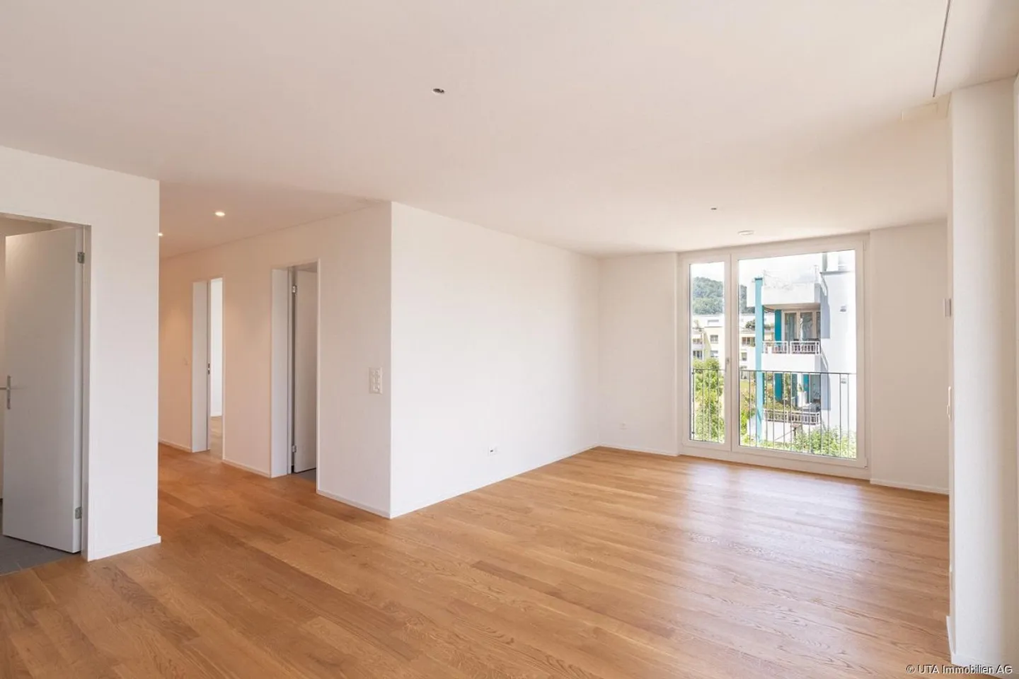 Appartement neuf 2.5 pièces, prêt à emménager immédiatement, idéal aussi comme investissement - Photo 4 sur 12