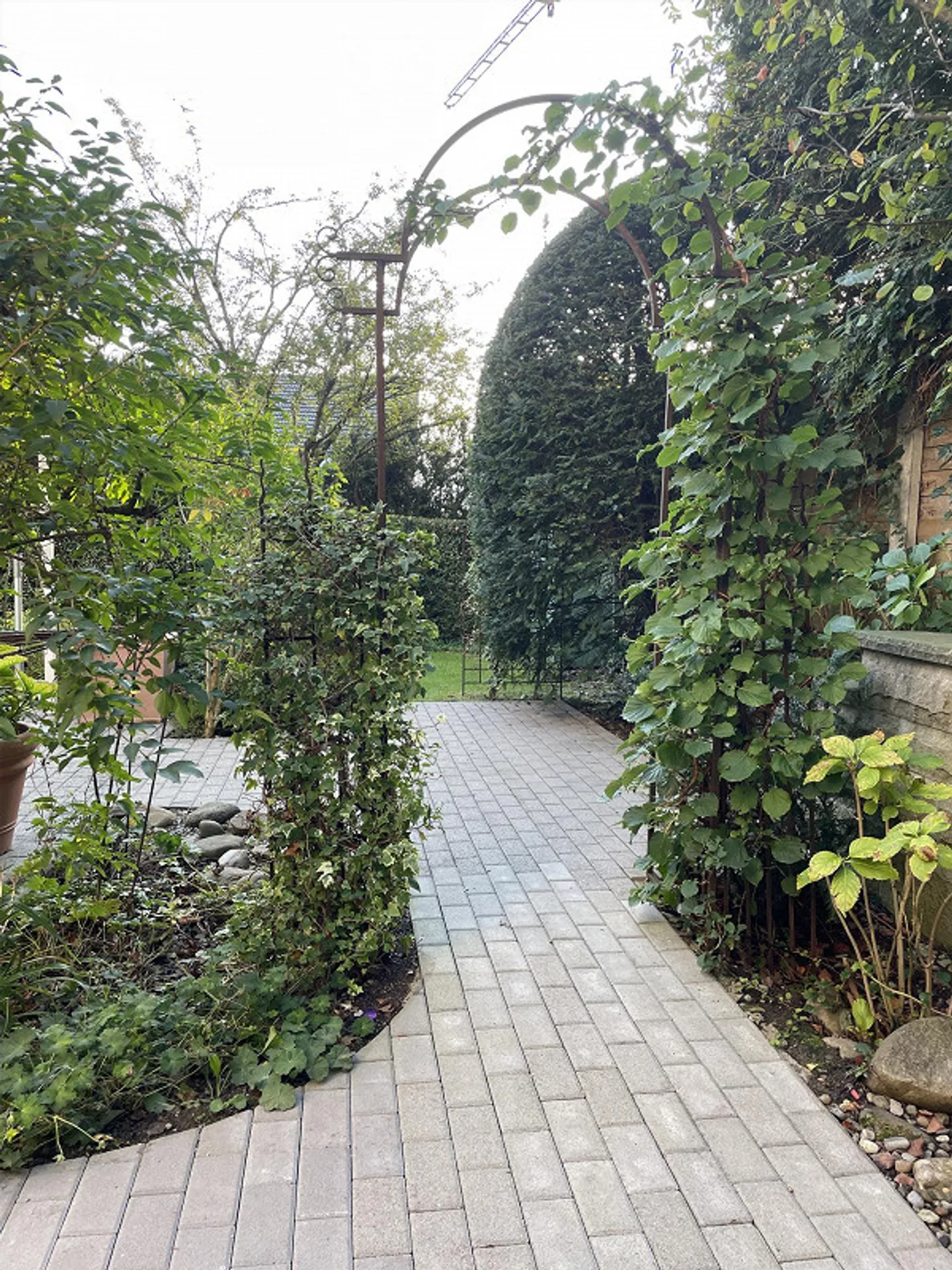 Appartamento al piano terra di 3,5 stanze con giardino privato - Foto 6 di 19