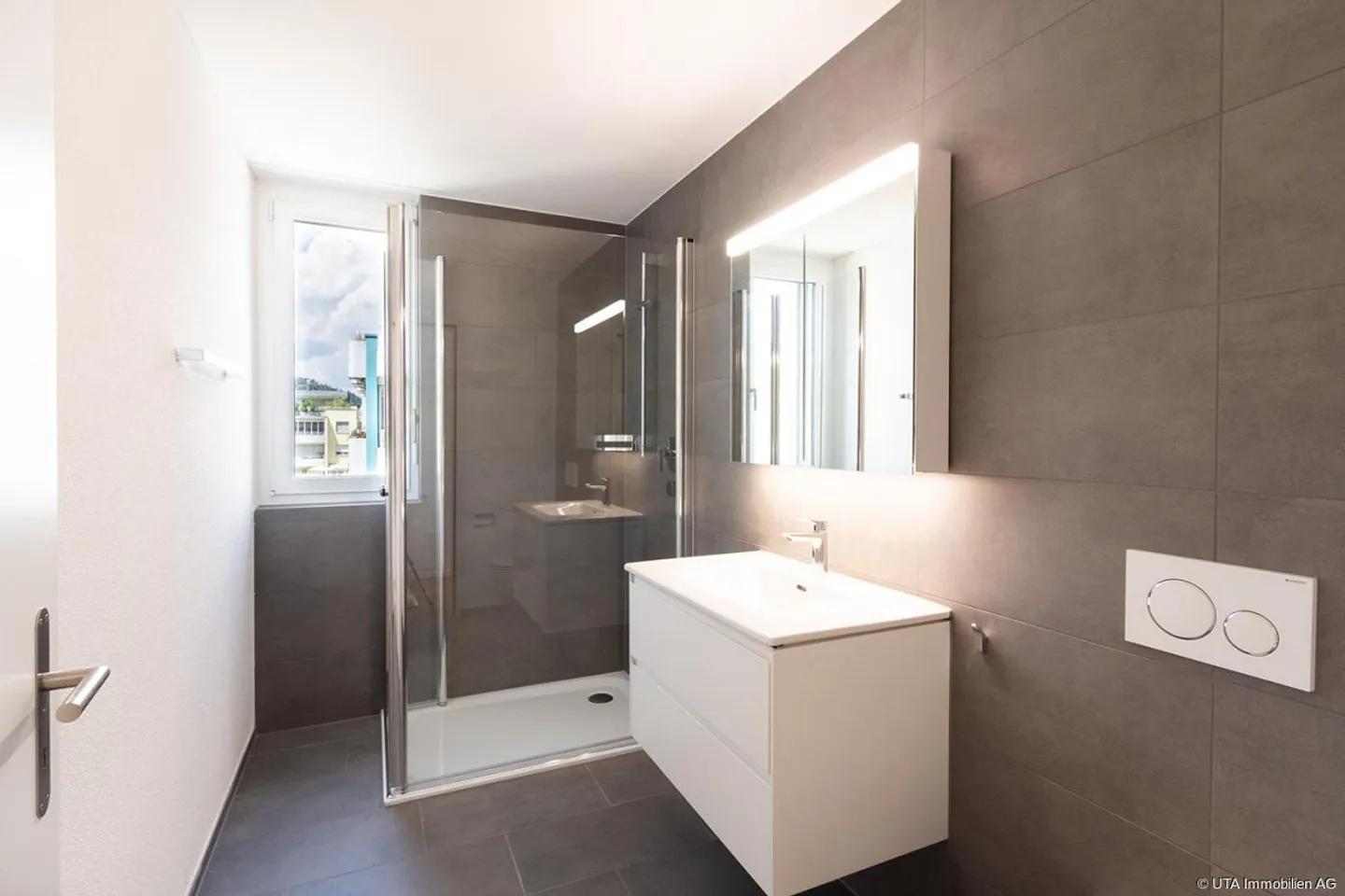 Appartement neuf 2.5 pièces, prêt à emménager immédiatement, idéal aussi comme investissement - Photo 9 sur 12
