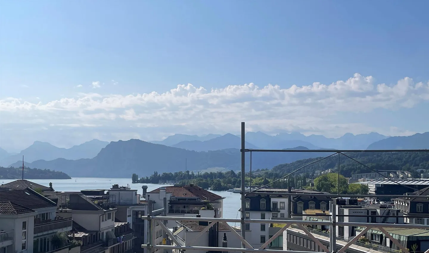 Appartamento attico completamente ristrutturato di 5,5 stanze con terrazza sul tetto su Lucerna - Foto 12 di 12