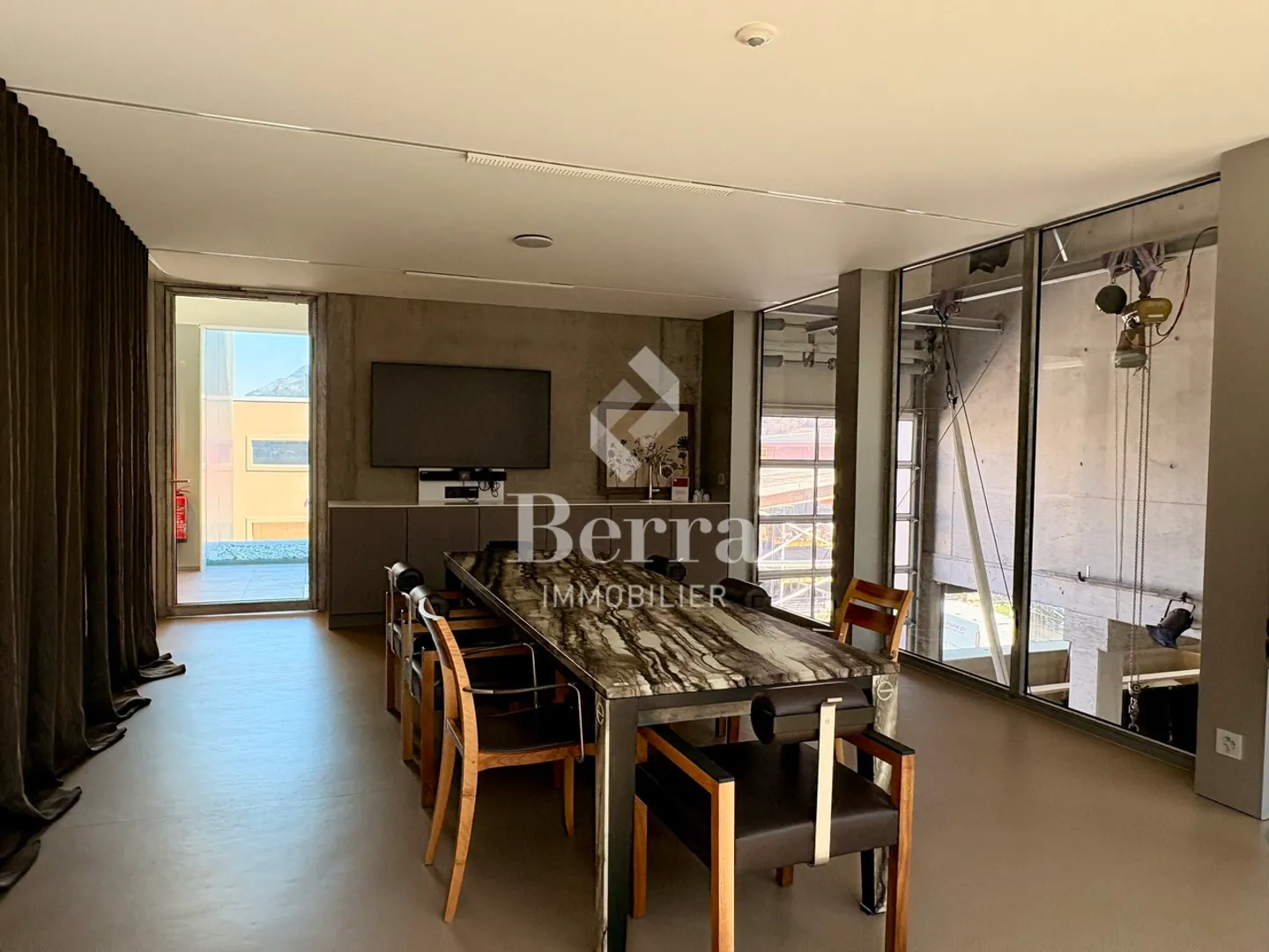 117 m² New Goods for Your Activity - Strategic Location in Martigny - Photo 3 of 9