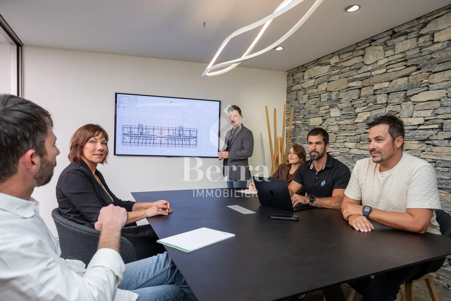 117 m² New Goods for Your Activity - Strategic Location in Martigny - Photo 8 of 9