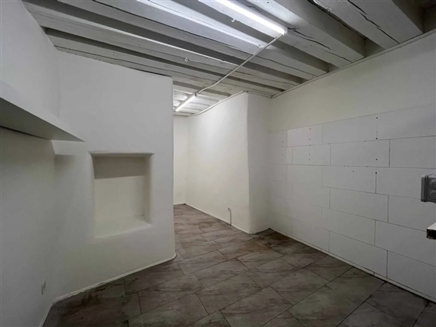 Magnificent Arcade of 43 m² in the Old Town - Photo 3 of 6