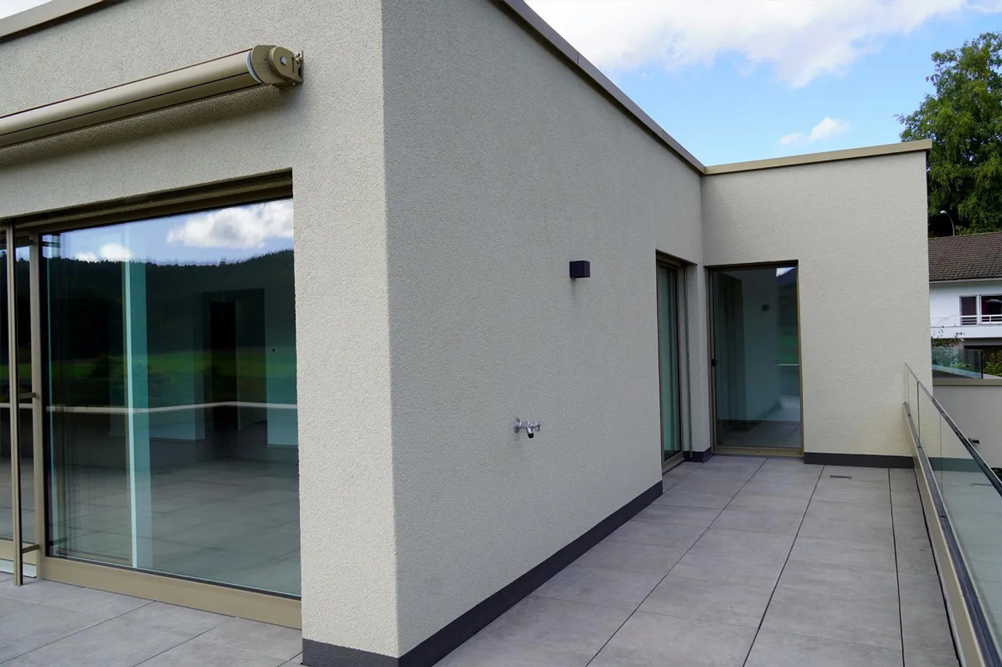 This 2.5-room penthouse is now back on sale! - Photo 5 of 13