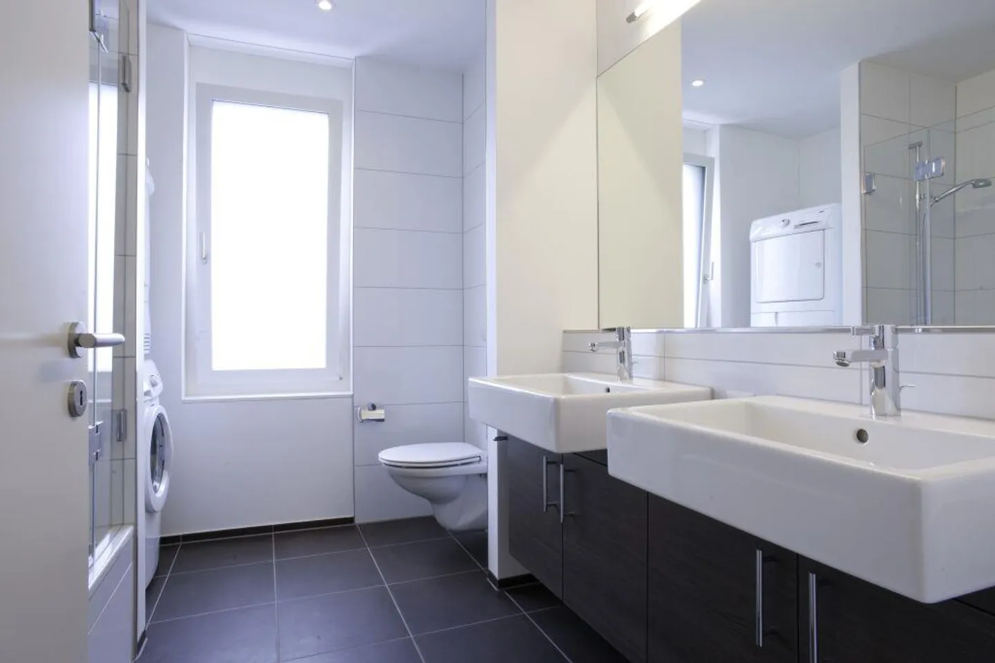 Attractive 2.5-room penthouse in a sought-after location in Lucerne's Neustadt - Photo 5 of 8