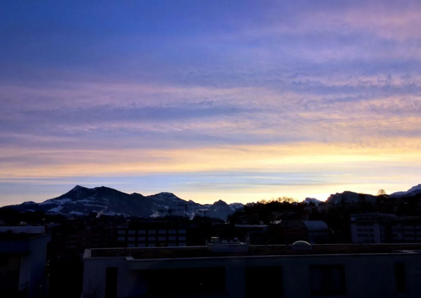 Attractive 2.5-room penthouse in a sought-after location in Lucerne's Neustadt - Photo 7 of 8