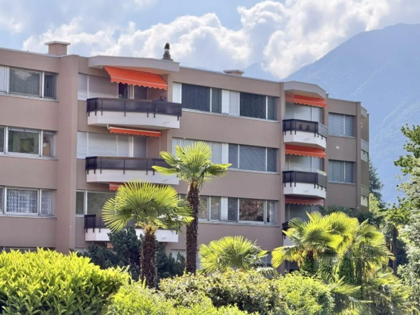 À VENDRE À LOSONE - Appartement de 3,5 pièces avec vue sur la verdure, également comme résidence secondaire - Photo 2 sur 12