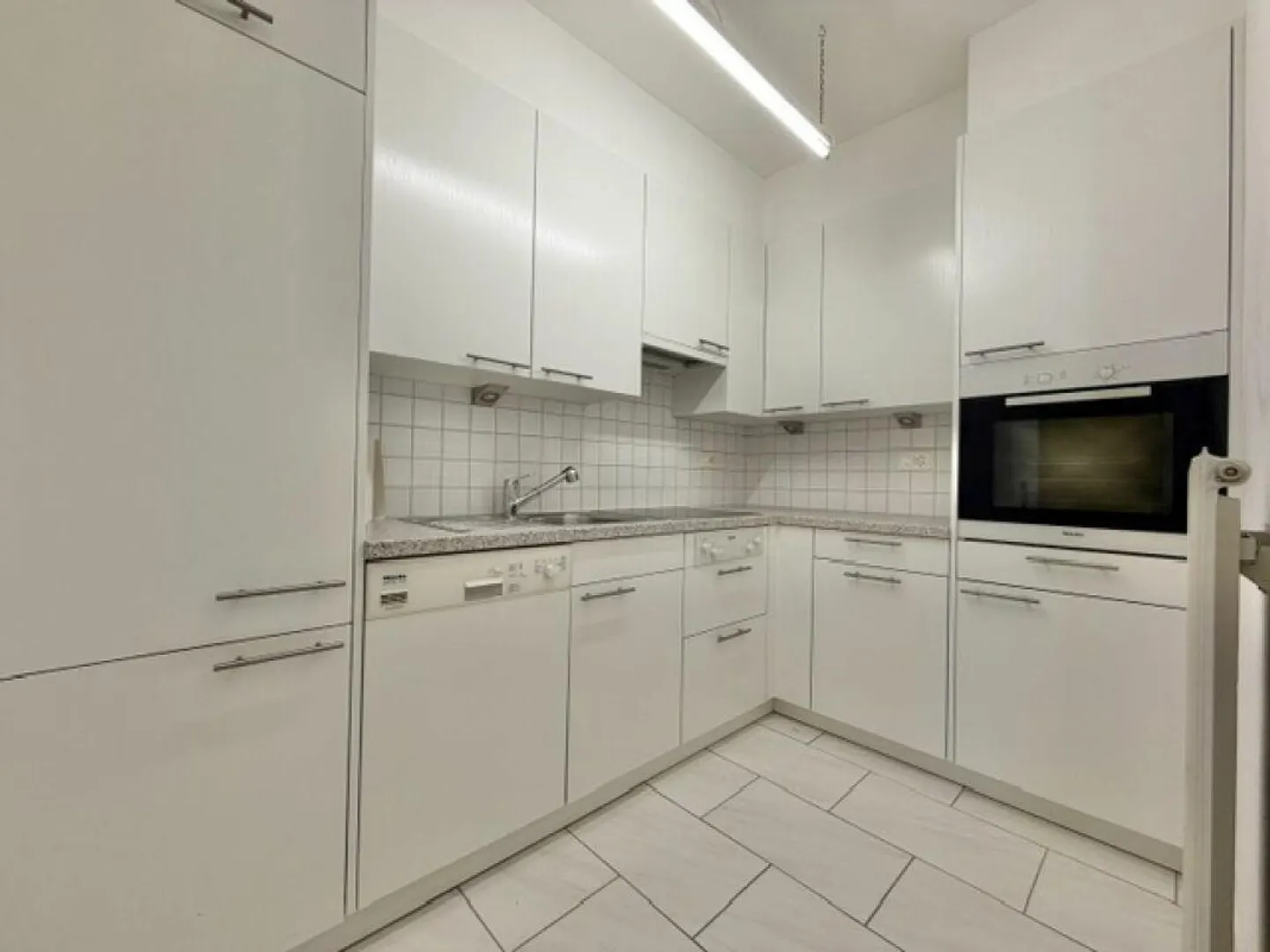 À VENDRE À LOSONE - Appartement de 3,5 pièces avec vue sur la verdure, également comme résidence secondaire - Photo 10 sur 12