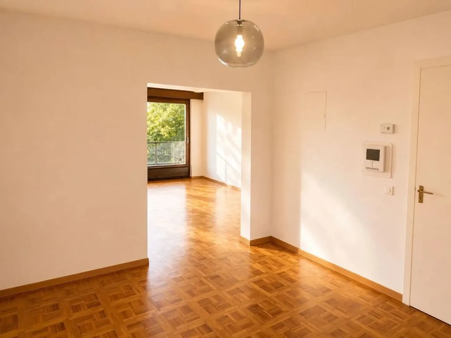 Geräumige Wohnung mit Balkonen - Foto 1 von 8