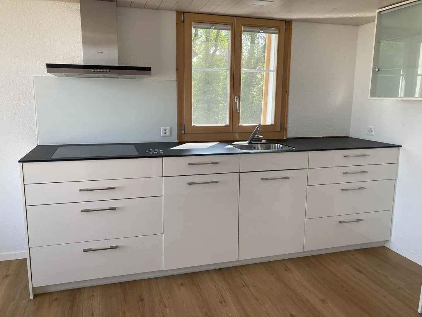 Charmante Wohnung mit Seesicht - Foto 3 von 17