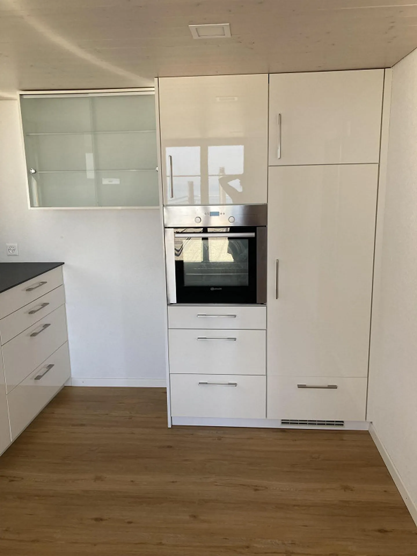 Charmante Wohnung mit Seesicht - Foto 4 von 17