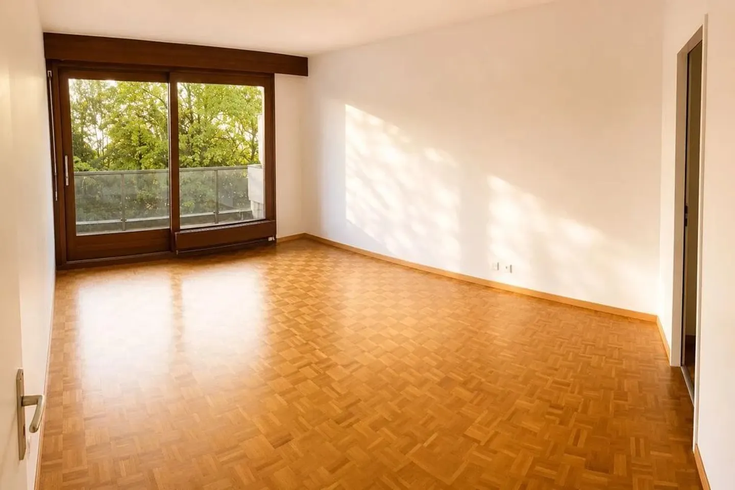 Geräumige Wohnung mit Balkonen - Foto 6 von 8