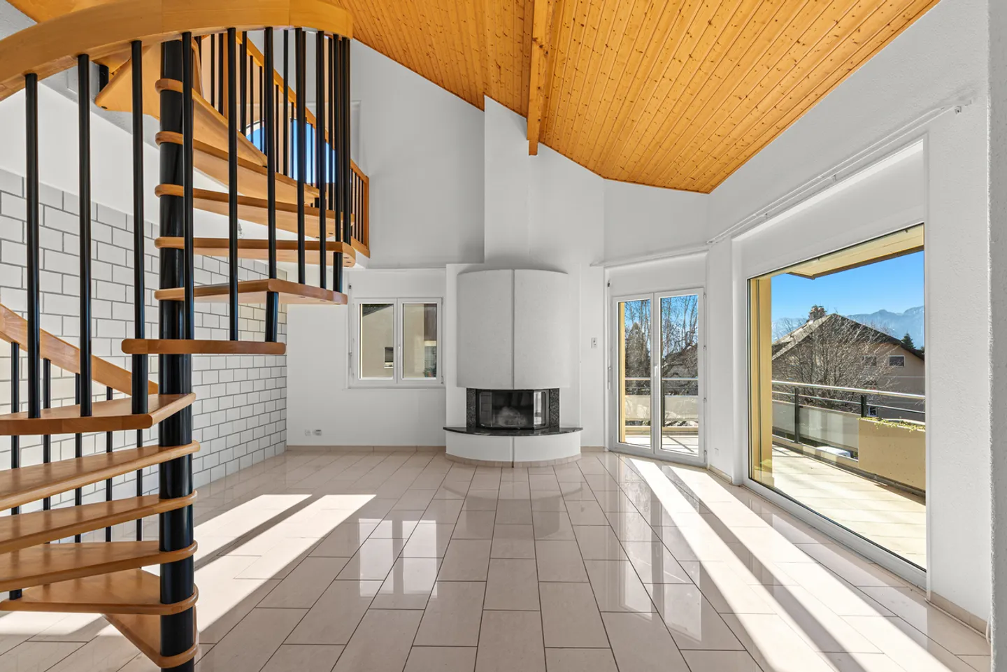 Duplex penthouse in a residential area in the center of Blonay! - Photo 5 of 18