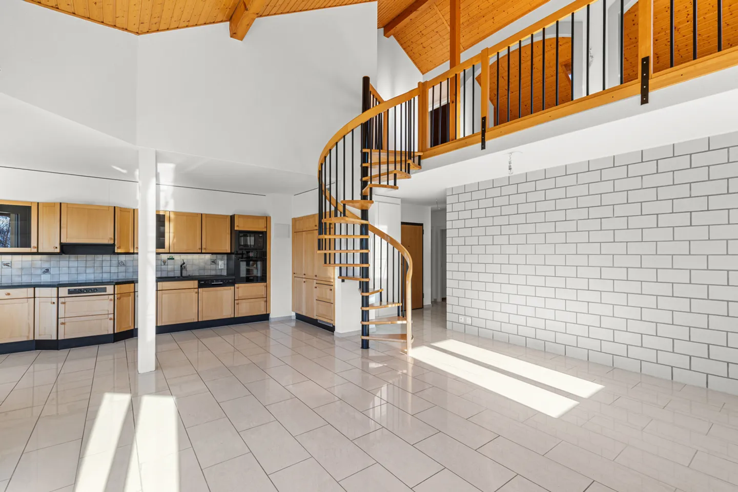 Duplex penthouse in a residential area in the center of Blonay! - Photo 4 of 18