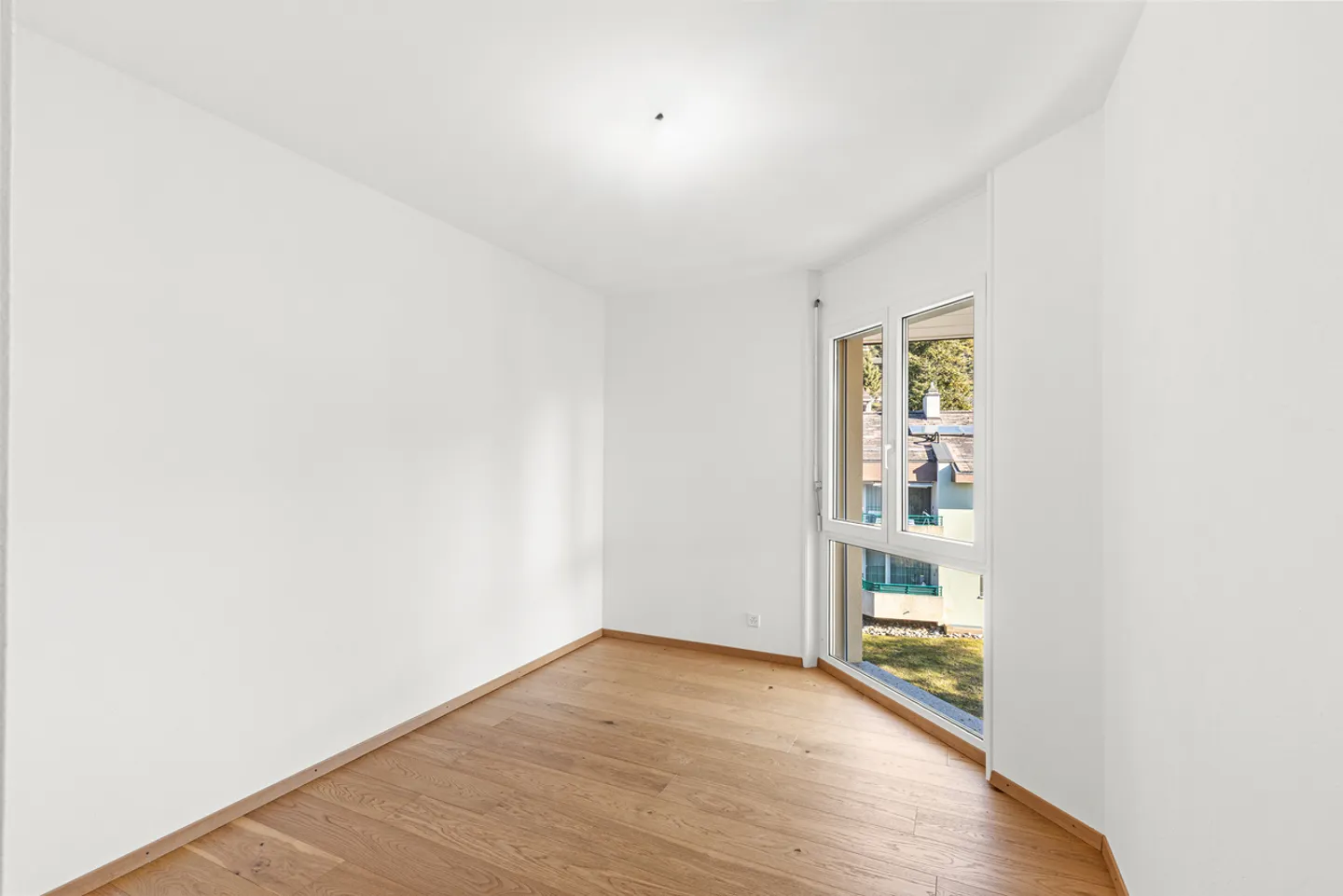 Duplex penthouse in a residential area in the center of Blonay! - Photo 11 of 18