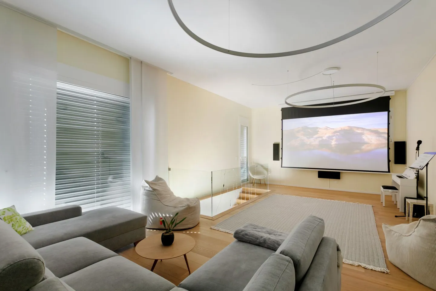 Oasi Familiare Elegante a Rotmonten - Vita Esclusiva con Giardino, Piscina e Home Cinema - Foto 2 di 5