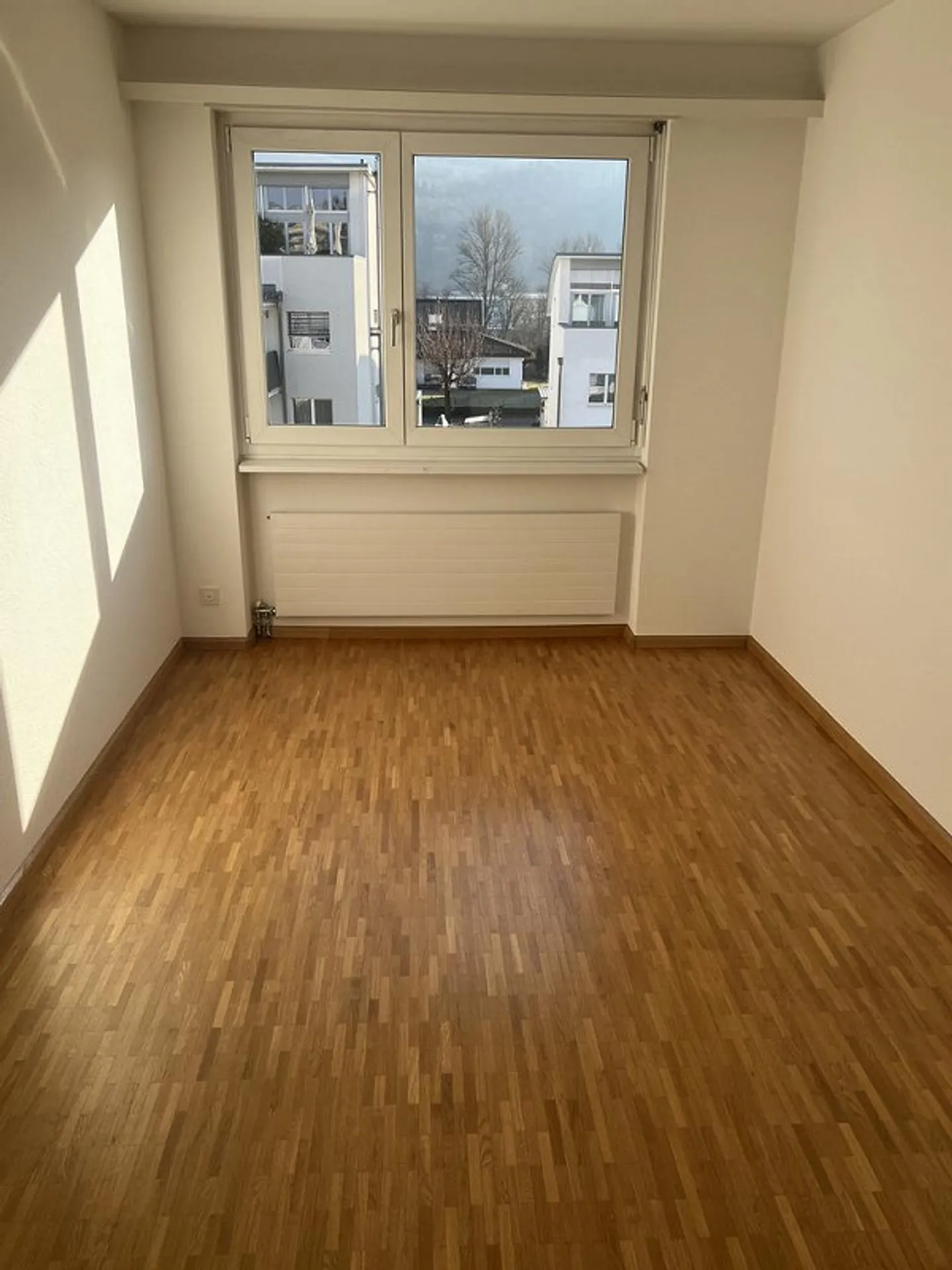Appartement lumineux de 3,5 pièces avec balcon ! - Photo 3 sur 6