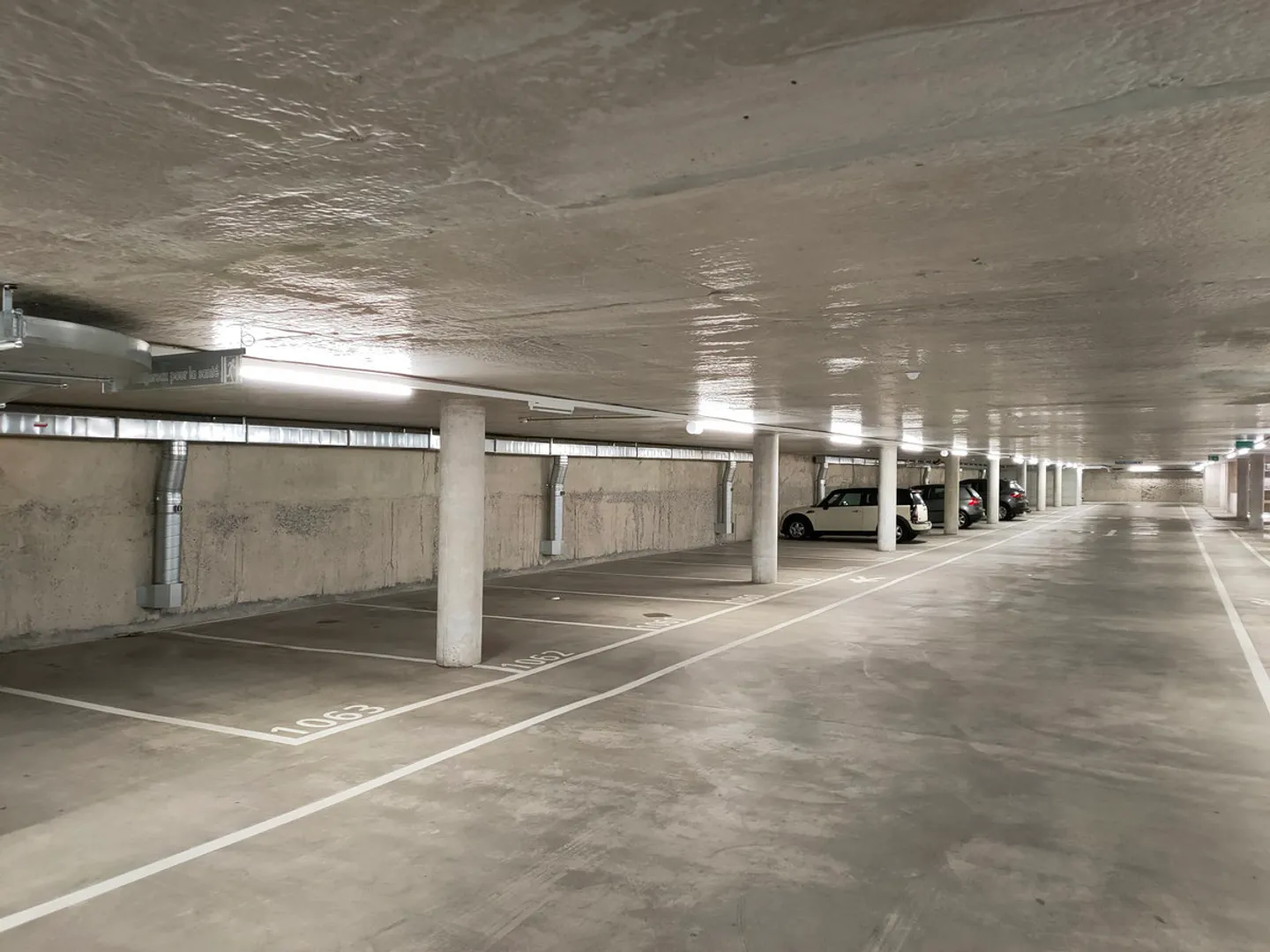 Parking space located in the basement - Photo 2 of 3
