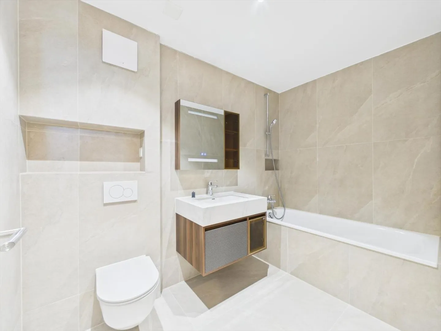 4.5 Room Apartment - Photo 6 of 7