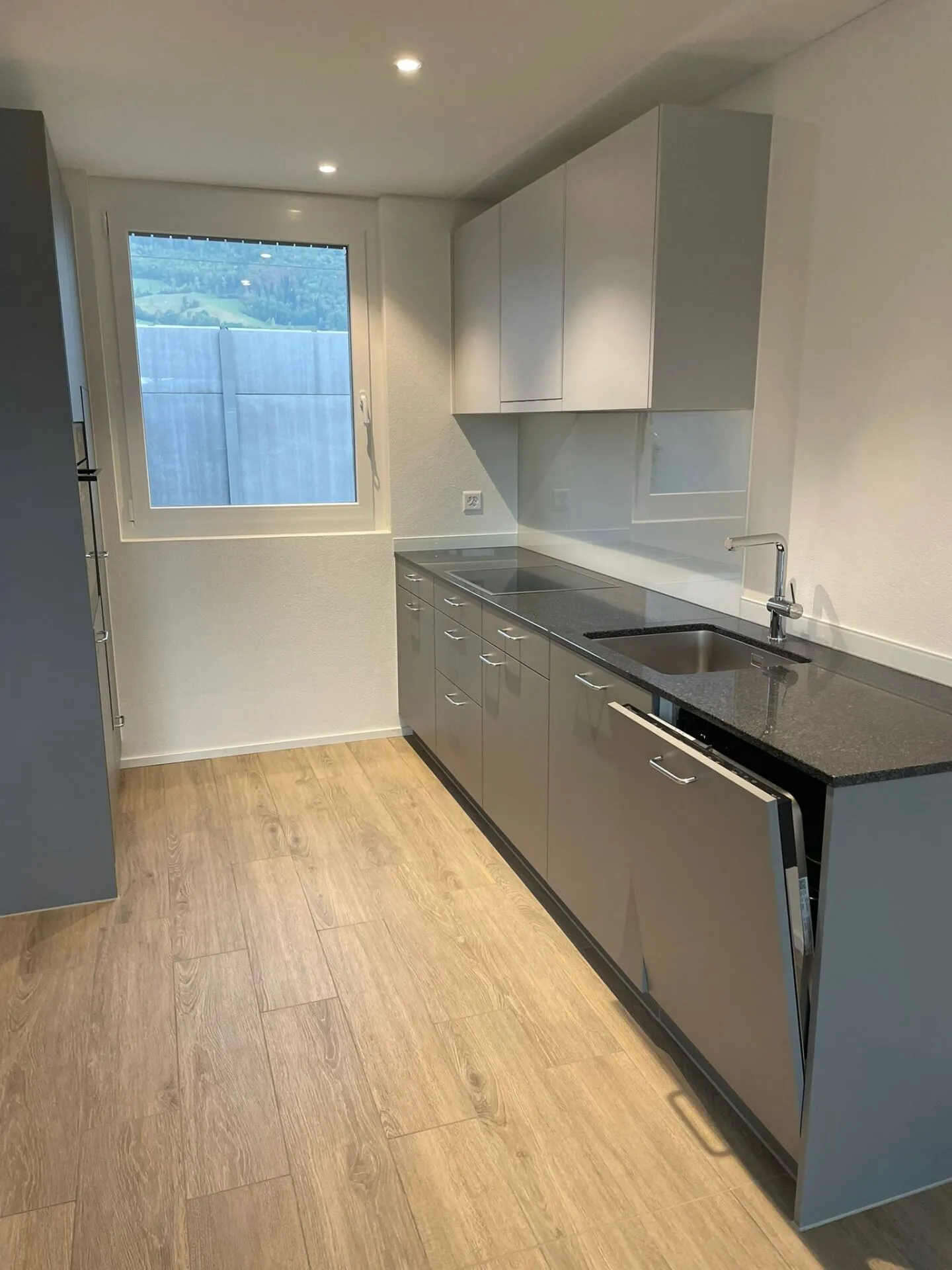MFH 2.5 Room Apartment on the Ground Floor Left Hofackerweg 22 (22.01) - Photo 4 of 10