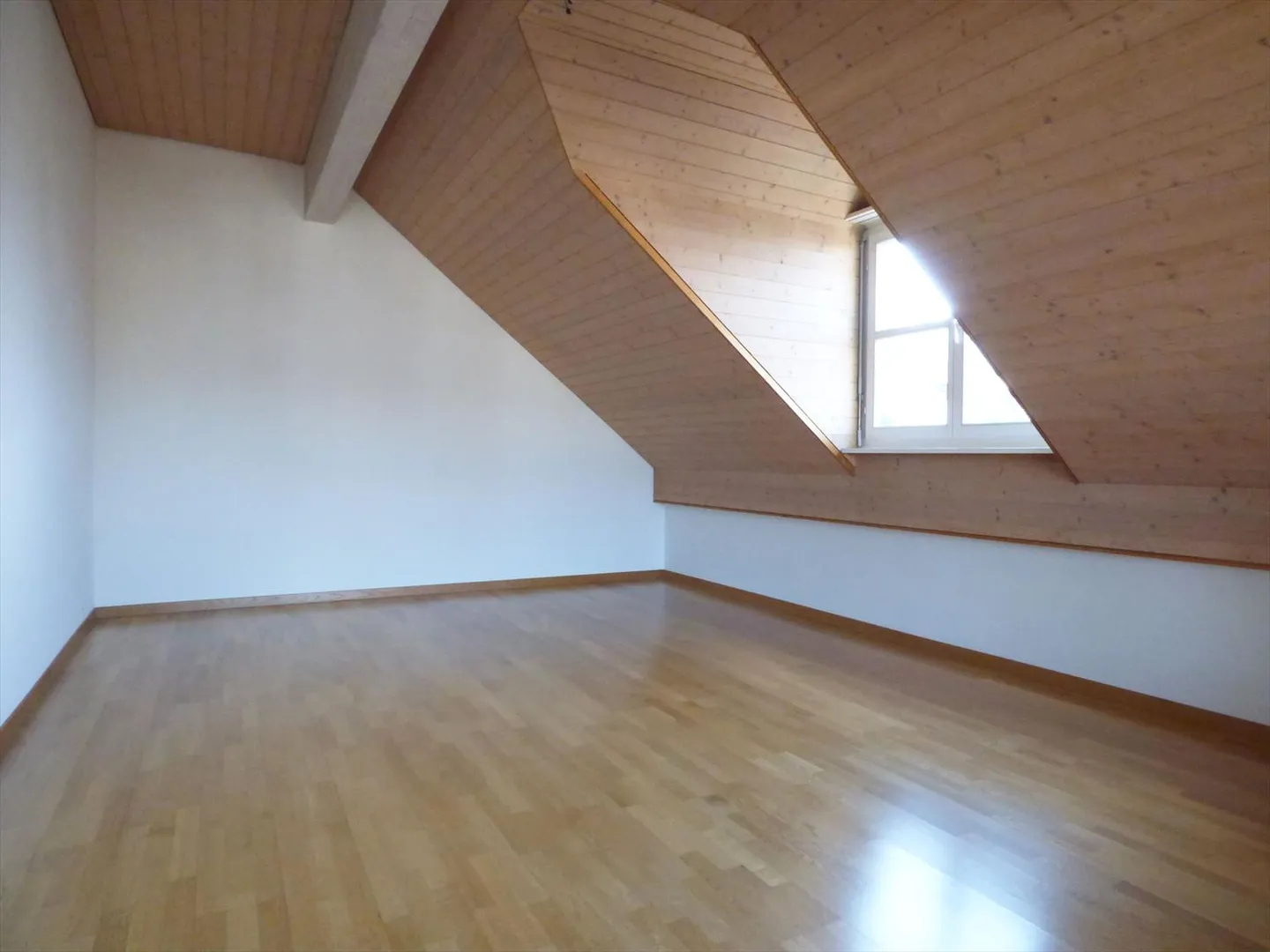 Object of desire in the heart of the old town of Horgen! - Photo 6 of 13