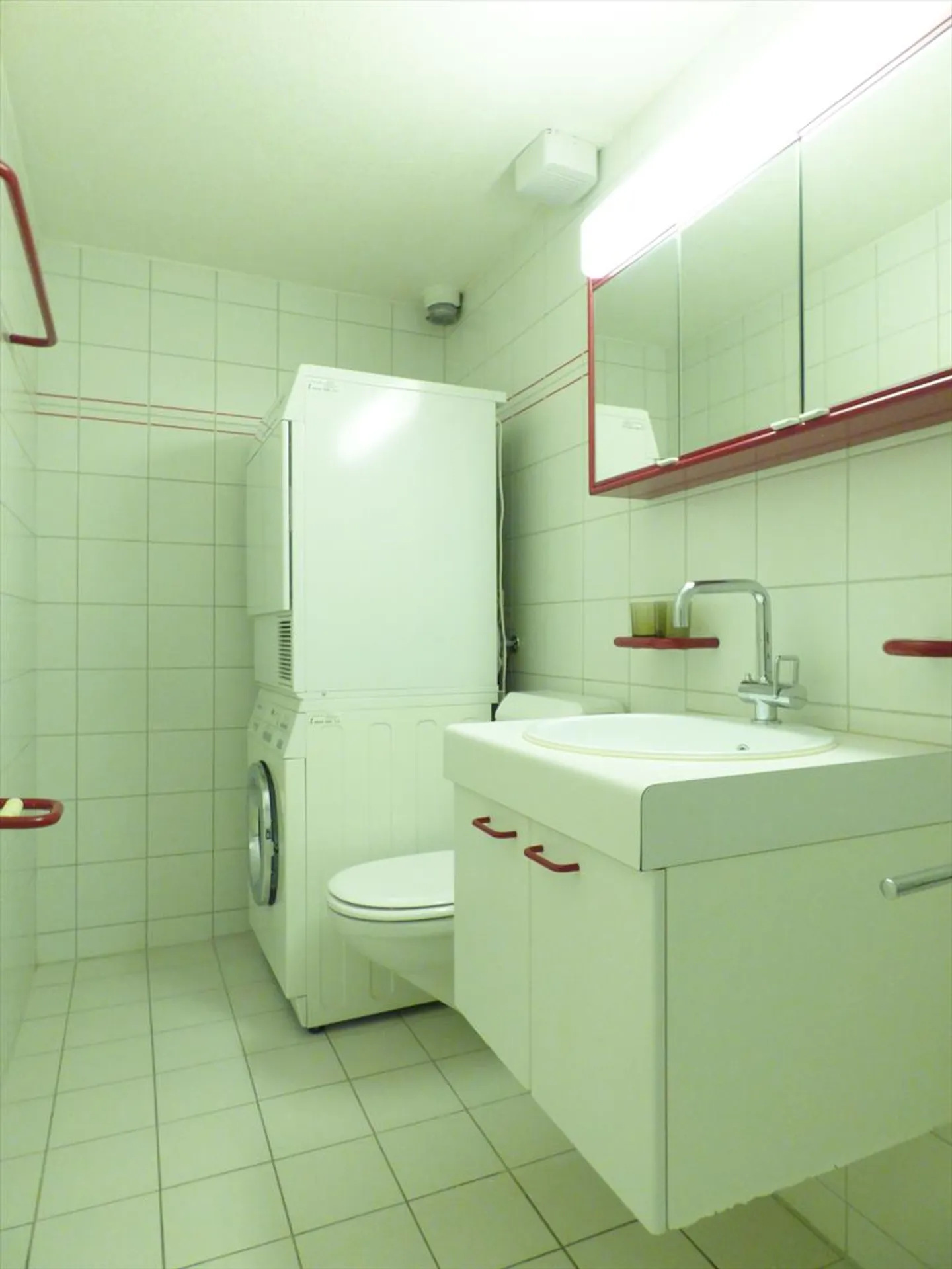 Object of desire in the heart of the old town of Horgen! - Photo 10 of 13