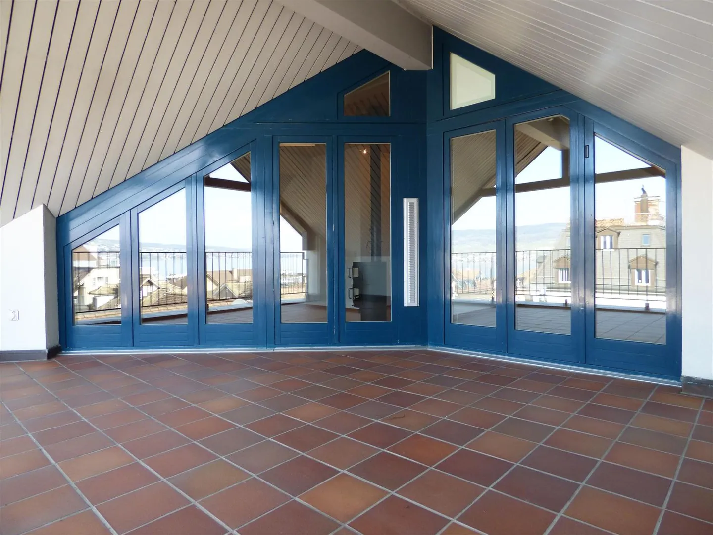 Object of desire in the heart of the old town of Horgen! - Photo 11 of 13