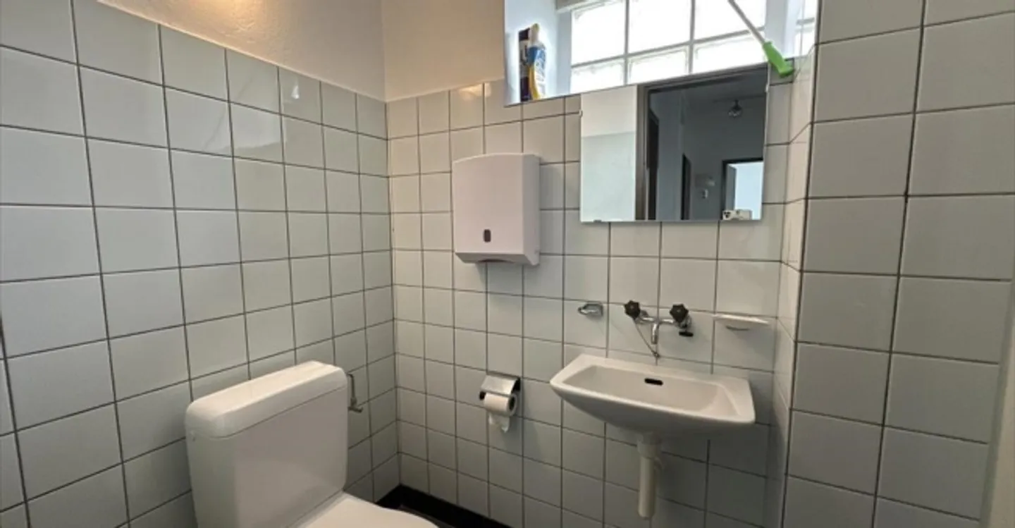 Büro 4 Zimmer - Foto 9 von 10