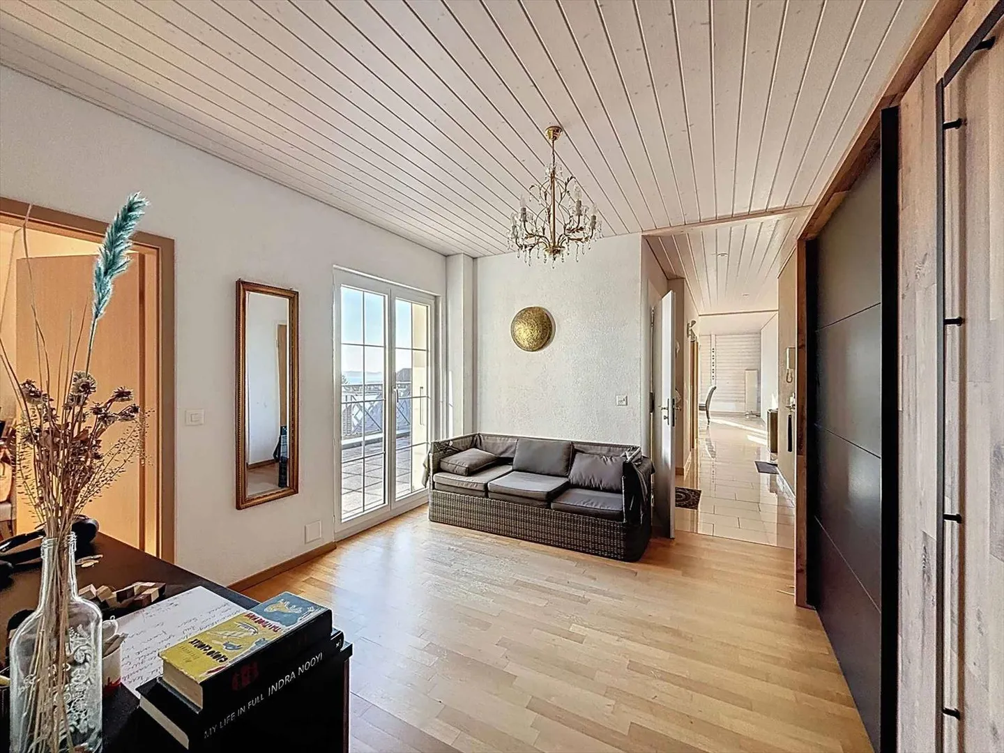 Penthouse with lake and Alps view - Photo 4 of 12